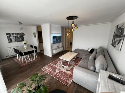 One-Bedroom Apartment image 10