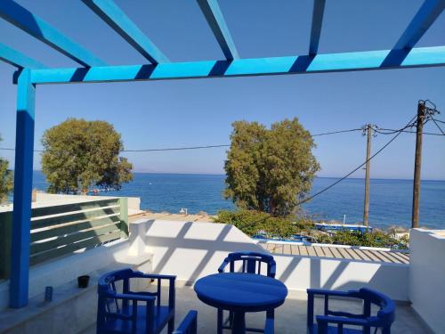 WHITE & BLUE Kamari, Kamari (foto 3)