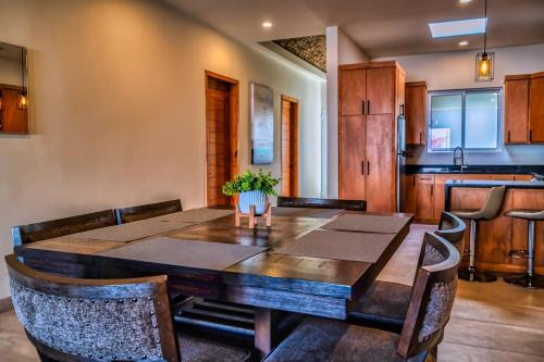 L15 Modern Private Pool Home in เอล ปวยร์โต