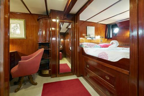Southern Cross - image 10