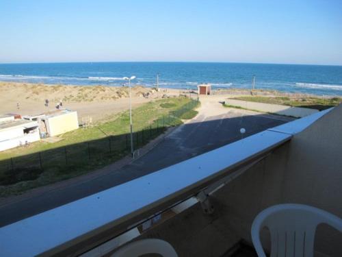 Studio with Sea View image 3
