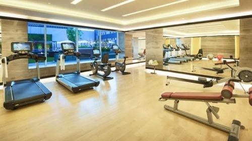 DAMAC 1BHK Apt Business Bay Dubai with Pool & Canal Walk, Dubái (foto 5)