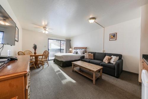 226 Bldg B condo