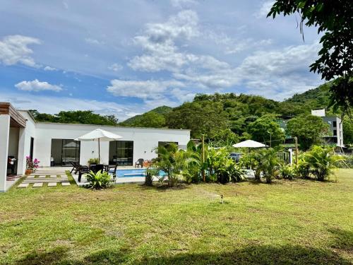 La Mágica Finca en Santa Fe de Antioquia (La Magica Finca en Santa Fe de Antioquia) in Aurra