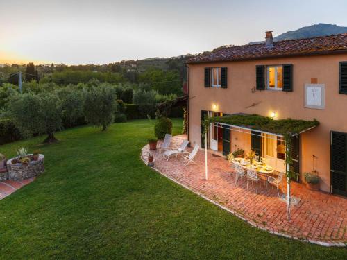Villa in Tuscany with Infinity Pool gîte à louer Piaggiori