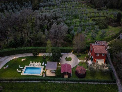 Farmhouse in Lucca with Pool and Jacuzzi gîte à louer San Leonardo