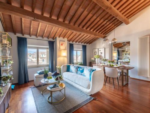 Penthouse in Lucca with Stunning City Views