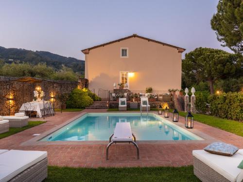 Farmhouse in Tuscany near Baroque Villa