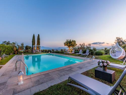 Villa with Pool and Vineyard Views, Lucca (fotografie 10)