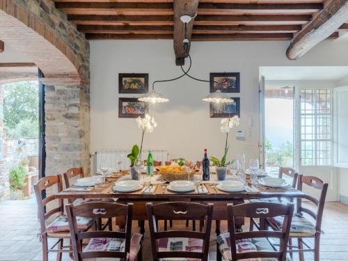 Villa with Pool and Vineyard Views, Lucca (fotografie 9)
