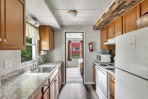 Bayside Inn & Marina - Two Bedroom House 26 - 주방