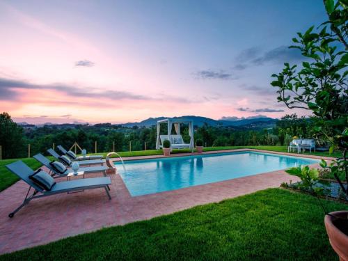 Villa in Lucca with Pool and Scenic Views, Montecarlo (zdjęcie 10)