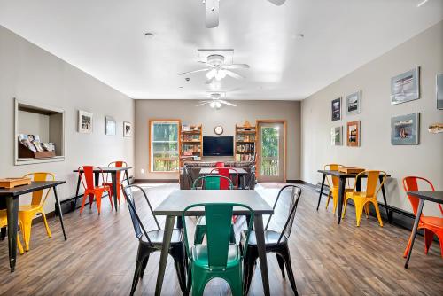 Bayside Inn & Marina - Two Bedroom House 26 - 공용 라운지/TV 시청 구역