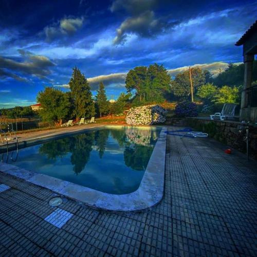 Four Seasons Private Pool Huge Palace in โคโลริโค ดา ไบรา