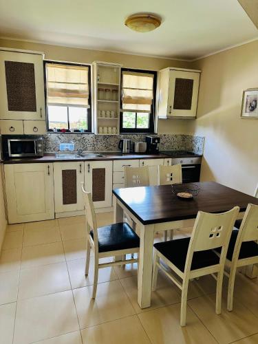 virtuve, GeshaHillPark villas 53 in Kostenkovtsi