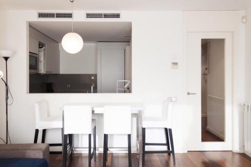 Apartamento Via Augusta 153 - image 2