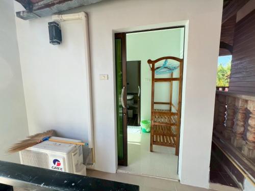 Deluxe Room with Sea View image 3
