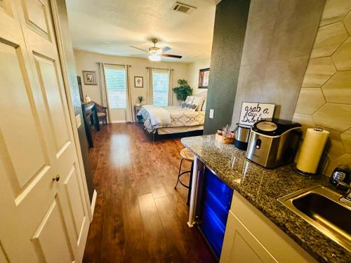 Serenity Gardens private guest suite in Historic Lutz in Lutz (FL)