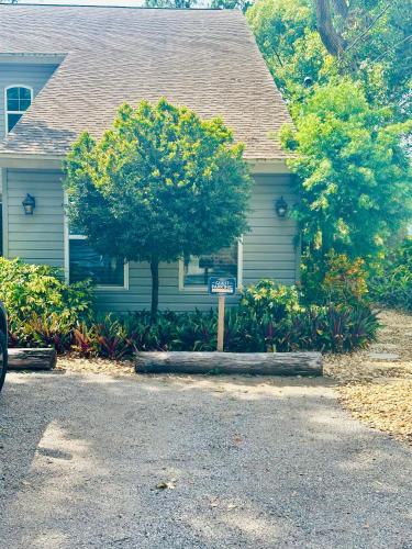 A szálláshely kívülről, Serenity Gardens private guest suite in Historic Lutz in Lutz (FL)