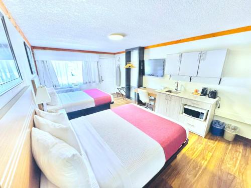 Travelodge by Wyndham Golden Sportsman Lodge in โกลเดน (BC)