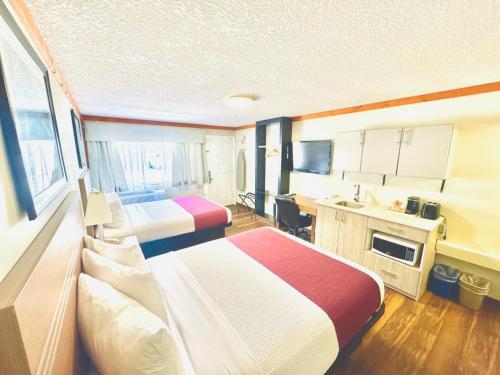 Travelodge by Wyndham Golden Sportsman Lodge in โกลเดน (BC)