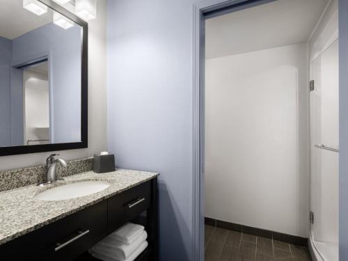 Sleep Inn & Suites Topeka West I-70 Wanamaker - image 14