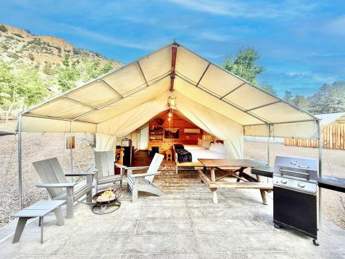 Glamping Tent #2 with Heat AC and Private Bath