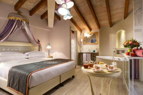 Junior Suite with Spa Bath