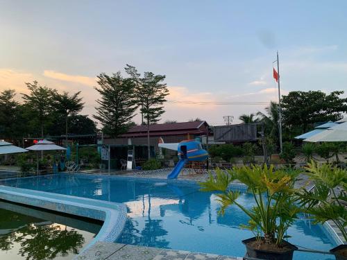 Vịnh Bốn Mùa - 4 Seasons Resort  - 수영장