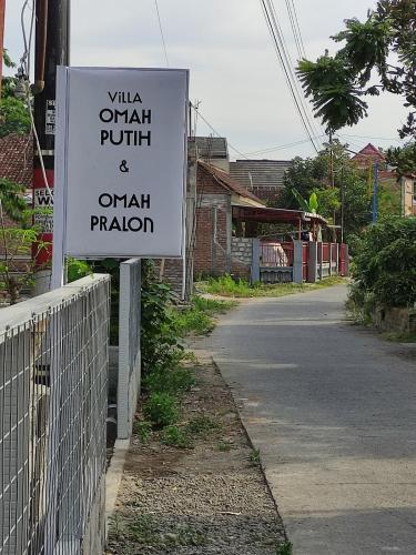 Omah Putih Homestay Jogja – Yogyakarta, ID