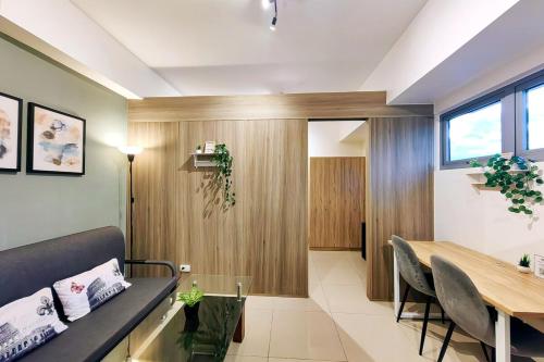 1BR Condotel with Balcony at FAME Residences #FM11-1, Manila
