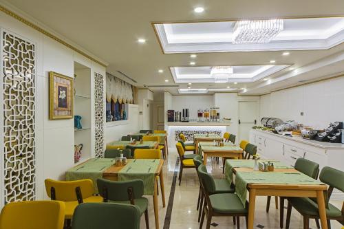 Grand Naki Hotel - image 2