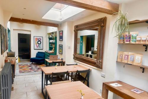Facilities, The Dragonfly Guesthouse - SELF CATERED in Glastonbury