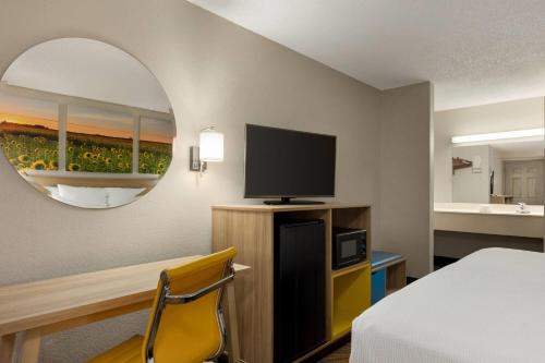 Days Inn by Wyndham Cartersville - image 8