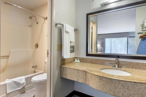Quality Inn Mount Airy Mayberry - image 38