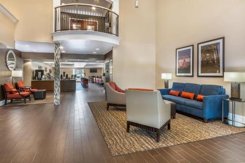 Lobby, Comfort Suites Myrtle Beach Central near Ripken Baseball