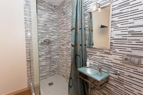 Hostal Excellence - image 13