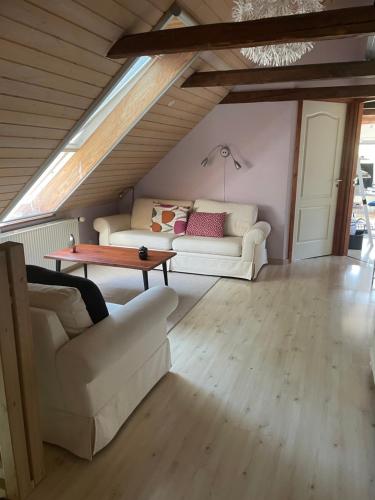 Ferielejlighed Thyregod, Give in Give