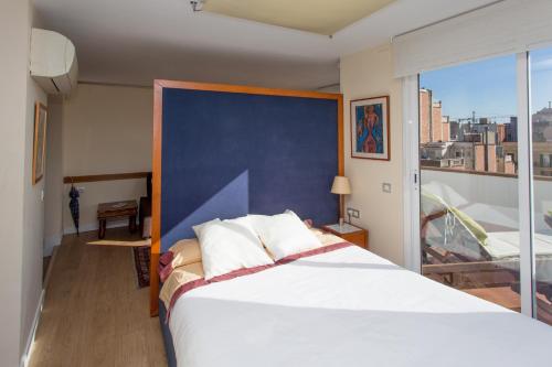 Gaudi Views Apartment - image 12