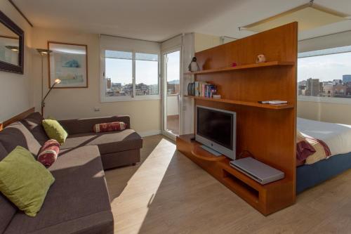 Gaudi Views Apartment - image 13
