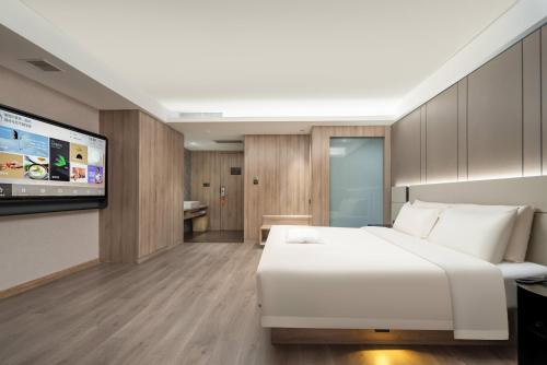 room detail thumbnail 0