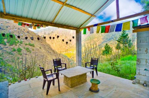 Apple Blush Retreat - Tirthan Valley in Gushaini