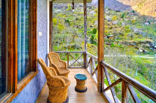 Apple Blush Retreat - Tirthan Valley in Gushaini