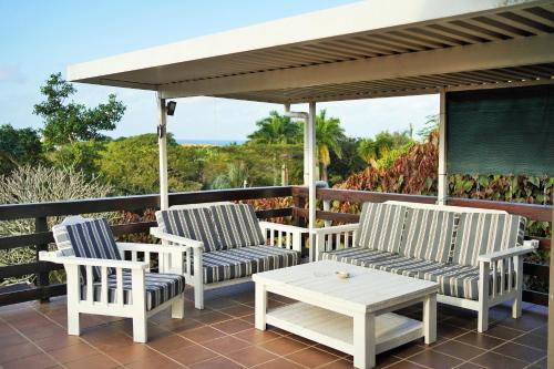 Breeze & Bliss Beach House 300m Walk to the Beach!, Pennington (Foto 2)