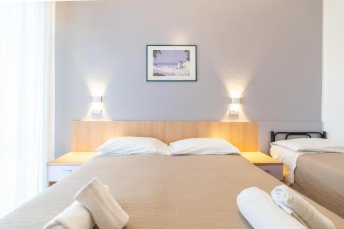Comfort Triple Room image 10