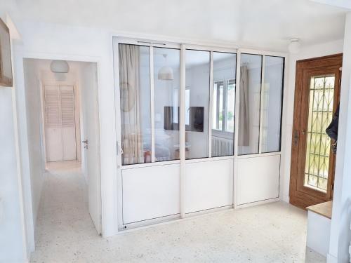 La Maison de Ranville - Entre Caen & la Mer avec jardin et parking gratuit in เอรูวีล แซ็ง แคลร์