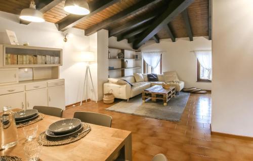 廚房, Nice Home In Fraz Azzida With Wifi in 聖皮耶特羅阿爾納蒂索內
