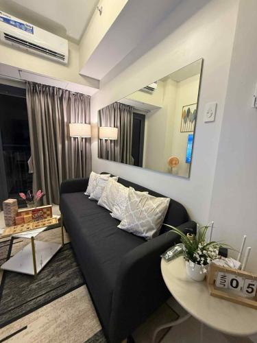 ElcaPri Staycation - Shore 3 Residences, Манила