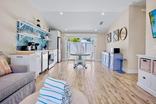 Villa #8 AMI Lemon Fish, Holmes Beach (foto 8)