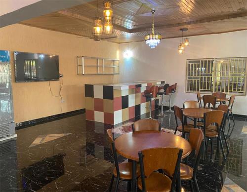 Jonny City Hotel in Kenyase